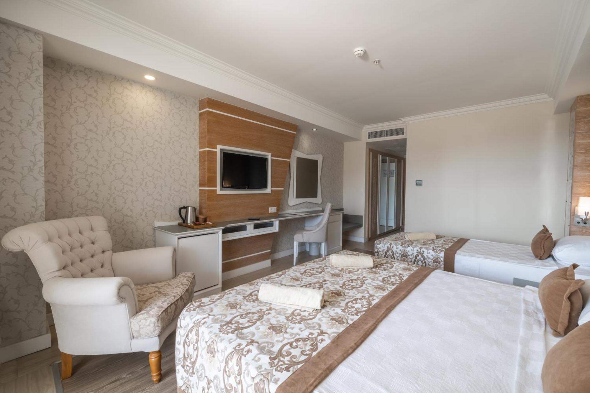Standard Double or Twin Room,697676652:JPEG