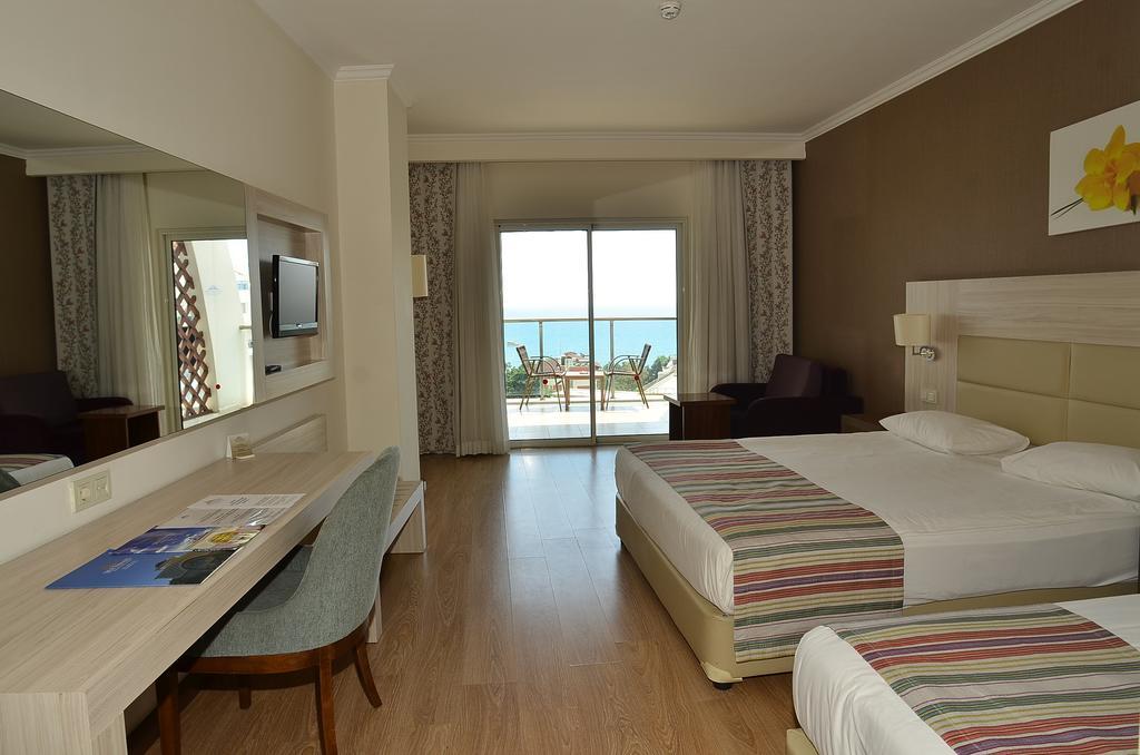 Standard Triple Room Sea View,133102812:JPEG